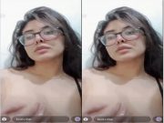 Cute Paki girl Shows Her Boobs part 1