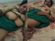 DESI BHABHI SHOWS HER BIG BOOBS