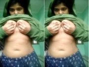 Horny Desi Girl Play With her Big Boobs