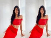 Sexy Lankan Girl Shows her Boobs Part 2